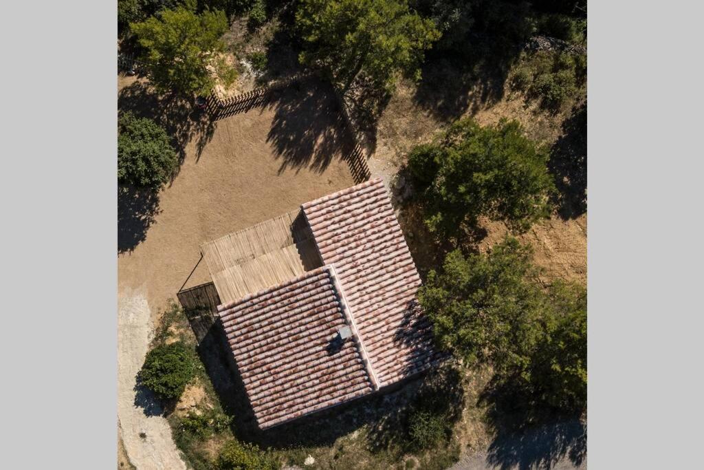 Villa L'Arbre à soleil Aigues-Vives  Esterno foto