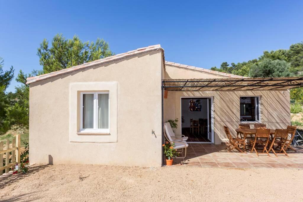Villa L'Arbre à soleil Aigues-Vives  Esterno foto