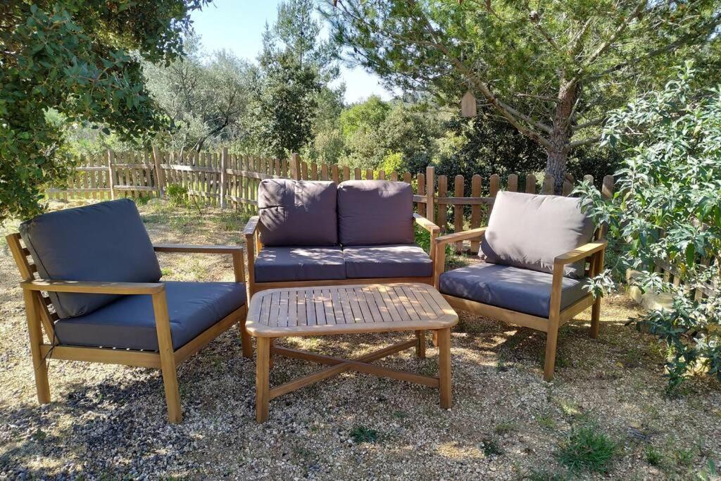 Villa L'Arbre à soleil Aigues-Vives  Esterno foto