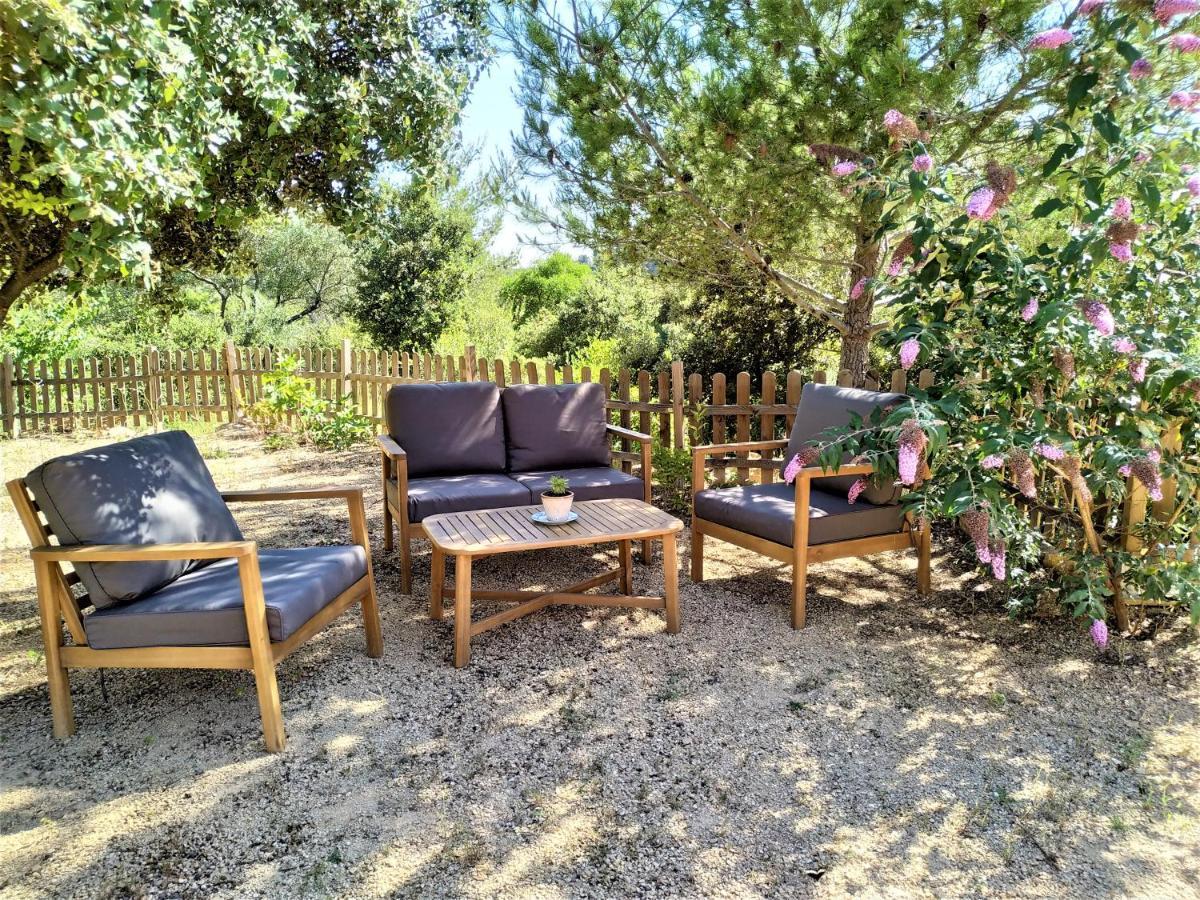 Villa L'Arbre à soleil Aigues-Vives  Esterno foto