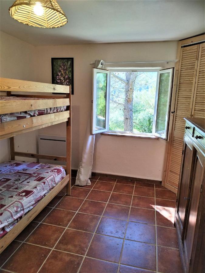 Villa L'Arbre à soleil Aigues-Vives  Esterno foto